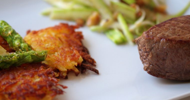 Walnuss-Spargelsalat mit Rösti und Steak: Dinner for Two