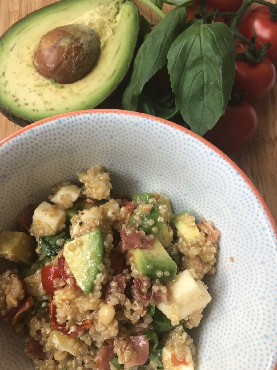 Avocado-Quinoa-Salat, der knackige Energybooster - Feinkostrausch